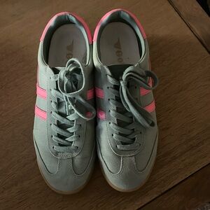 Gola Sneakers
Size 9
Excellent Condition